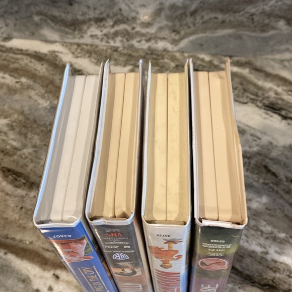 Family Movie VHS tapes: Free Willy,  Chicken Run, Babe & Babe Pig in the City. - Picture 8 of 8